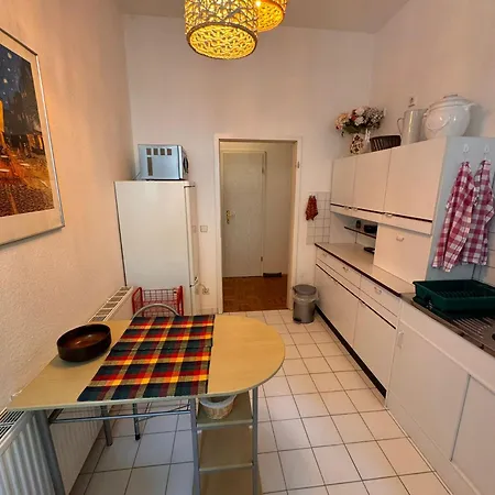 Apartment Geraeumiges 2-raum-apartment Mit Loggia *